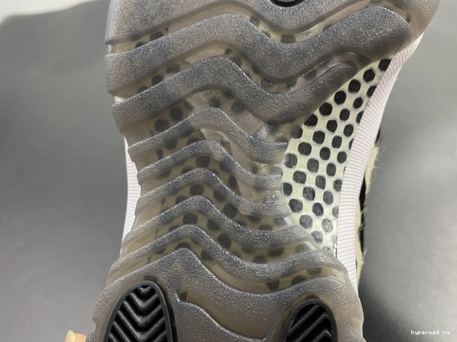 INSTINCT AR0715-010 ANIMAL AIR JORDAN 11 0607